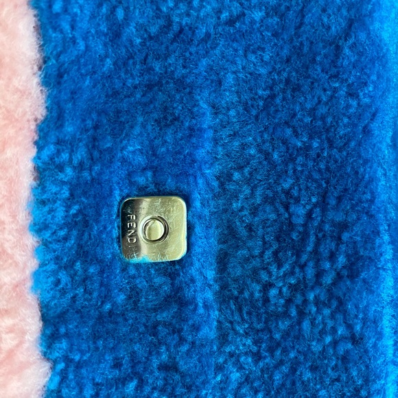 Fendi baguette crossbody bag - Picture 11 of 15